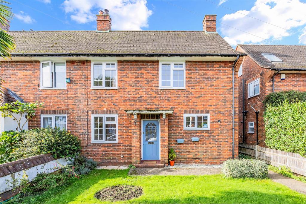 Sandlands Road, Walton On The Hill... 3 bed semidetached house £