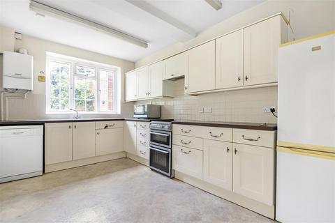 4 bedroom detached house for sale, London Road, Reading