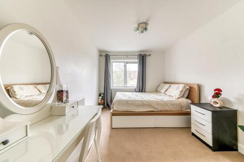 2 bedroom apartment for sale - Halstead Close, Croydon, CR0