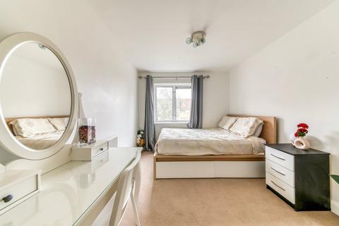 12 Halstead Close, Croydon, CR0 1TZ