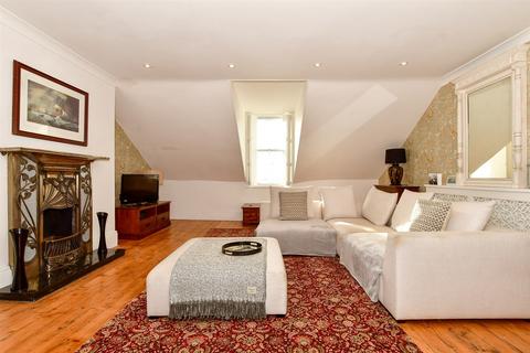 3 bedroom flat for sale, East Cliff, Dover, Kent