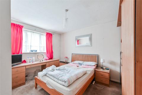 3 bedroom semi-detached house for sale - Marshalls Close, London, N11