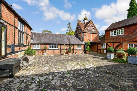 4 bedroom barn conversion for sale - Hawkhurst Court, Wisborough Green, Billingshurst, West Sussex