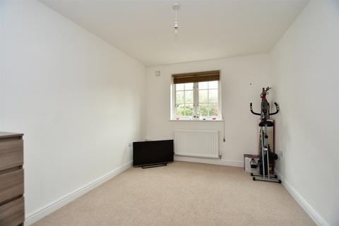 15 Lakeside Avenue, Faversham, ME13 7FE