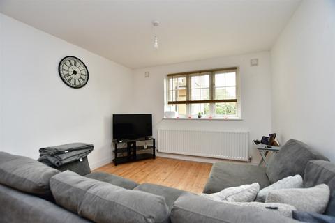 15 Lakeside Avenue, Faversham, ME13 7FE