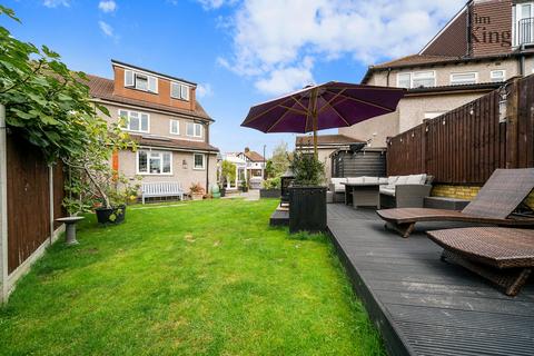 2 Dale View Avenue, London, E4 6PL