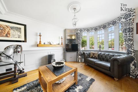 2 Dale View Avenue, London, E4 6PL