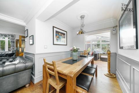 2 Dale View Avenue, London, E4 6PL