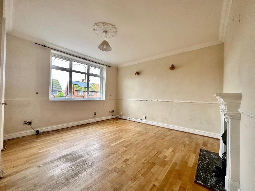 Dagnam Park Drive, Romford 3 bed terraced house for sale £350,000