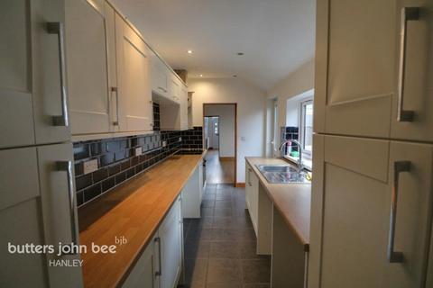 2 bedroom terraced house to rent, Packett Street, Stoke-on-trent