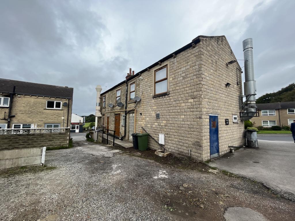 Bradford Road, Birkenshaw BD11 3 bed flat to rent £710 pcm (£164 pw)