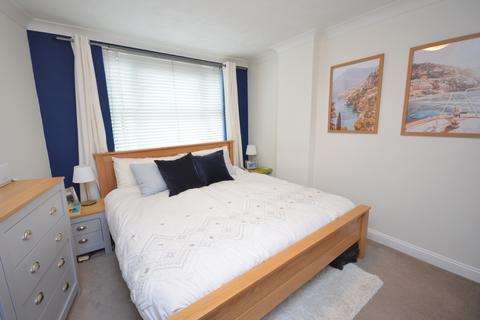 1 bedroom flat to rent, High Street, Lymington, Hampshire, SO41