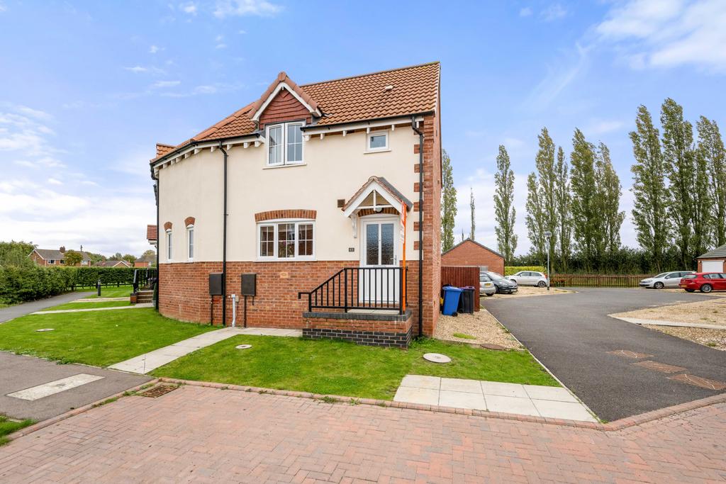 Eton Way, Boston, PE21 2 bed semidetached house for sale £165,000