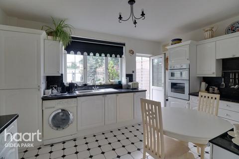 50 Ferguson Avenue, Romford, RM2 6RL