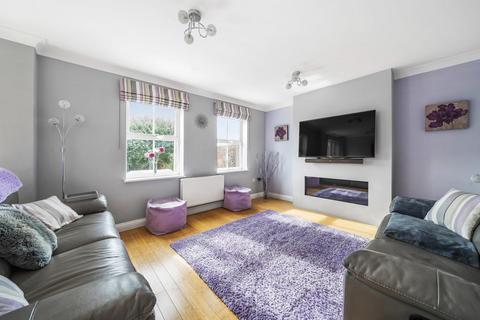 3 bedroom end of terrace house for sale - Kendall Road, London