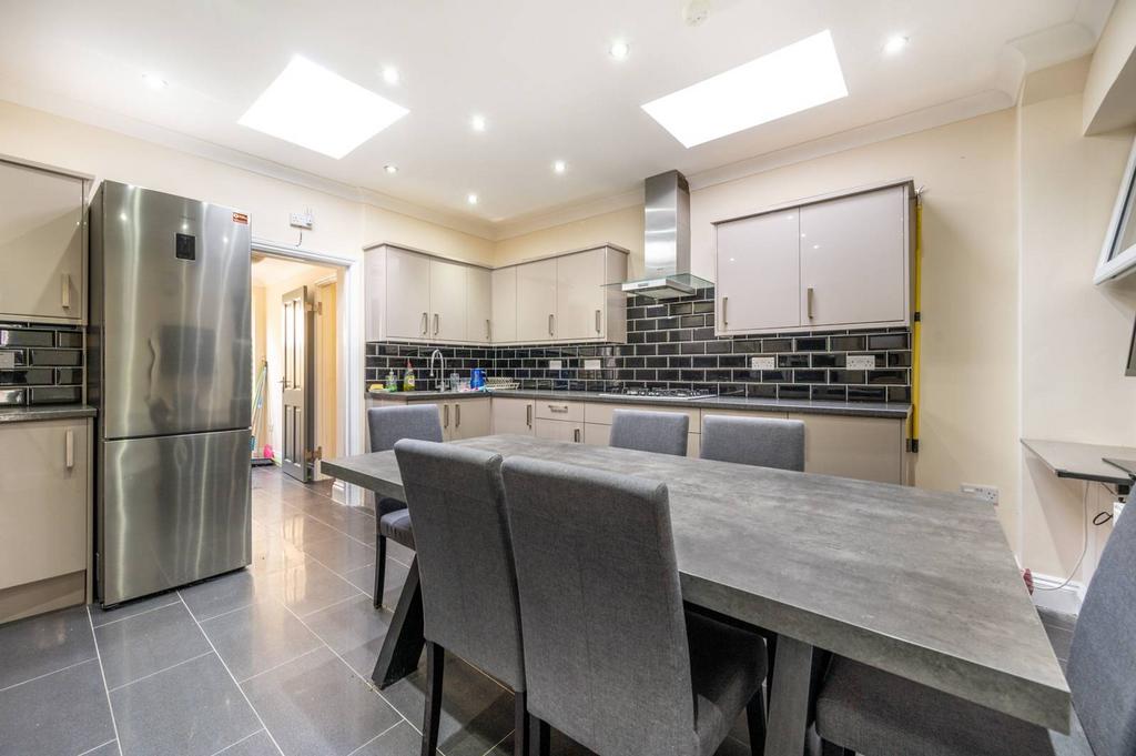 BOLEYN ROAD, Forest Gate, London, E7 3 bed terraced house for sale £