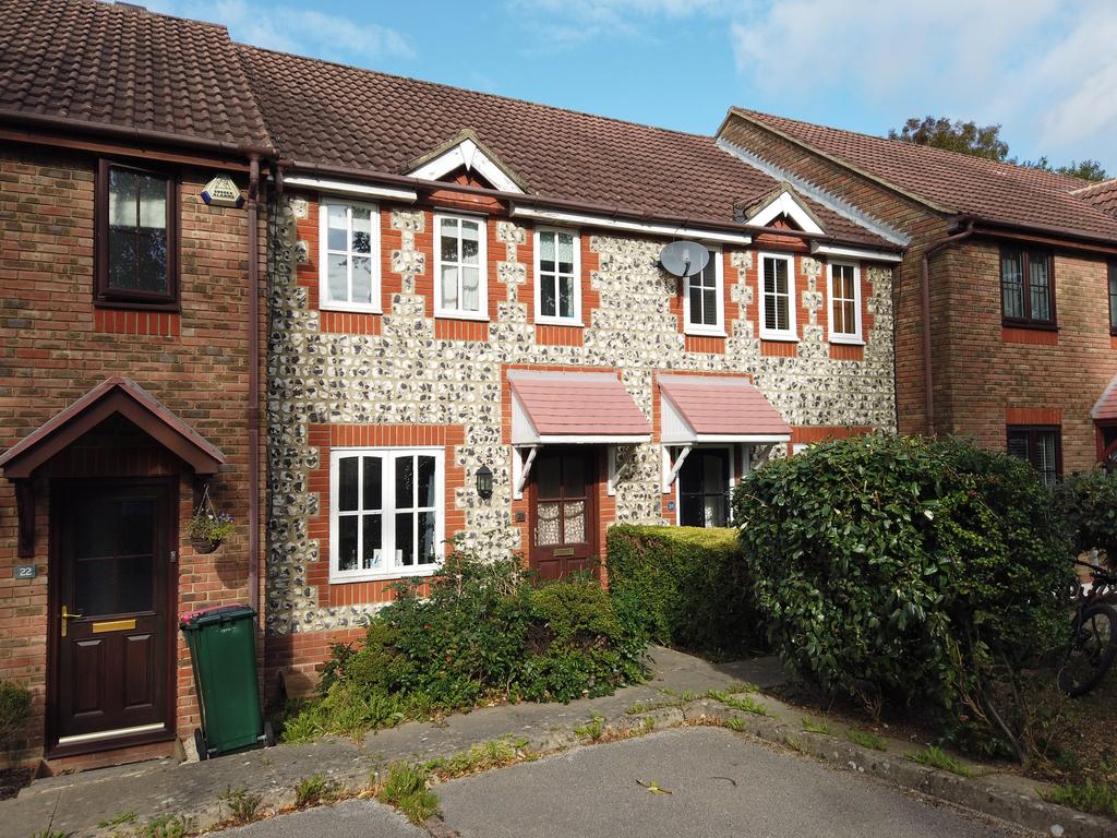 Bellamy Road, Maidenbower RH10 2 bed terraced house for sale £315,000