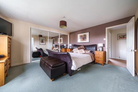 38 Stanway Close, Witney, OX28 5GA