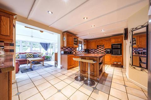 38 Stanway Close, Witney, OX28 5GA