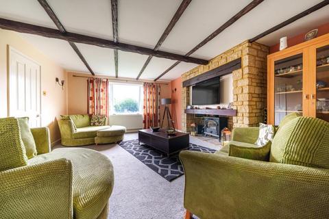 38 Stanway Close, Witney, OX28 5GA
