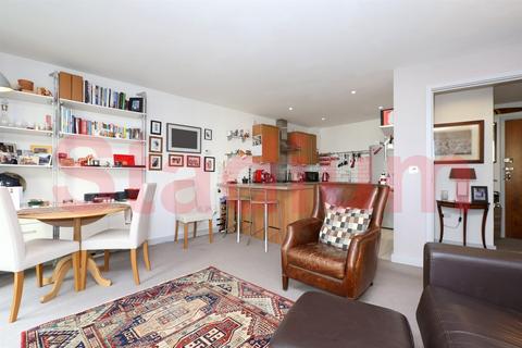 1 bedroom flat for sale, Garand Court, London, N7 - EPC Rating C