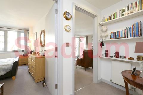 1 bedroom flat for sale, Garand Court, London, N7 - EPC Rating C