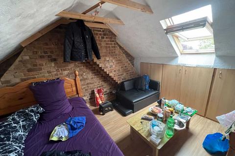 2 William Street, Luton, LU2 7RE