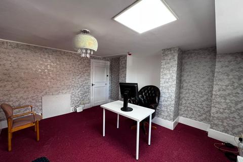 Office to rent, Stoke Poges Lane,  Slough, SL1