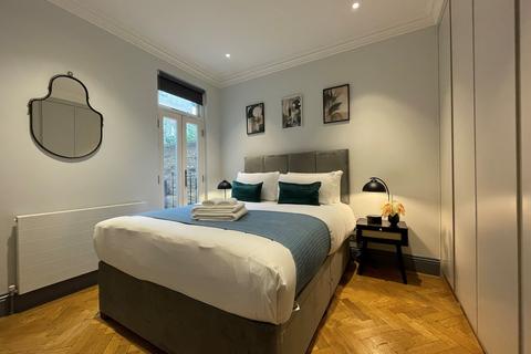 3 bedroom serviced apartment to rent, Margravine Gardens, London W6