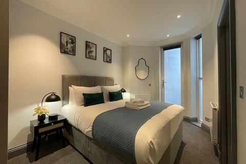 3 bedroom serviced apartment to rent, Margravine Gardens, London W6