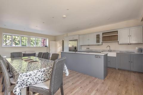 5 bedroom end of terrace house for sale, Silchester,  Hampshire,  RG7