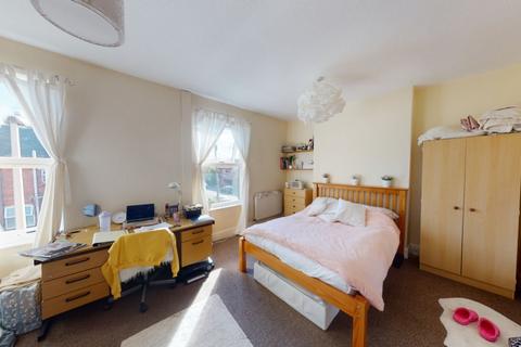 undefined, 15 Laurie Avenue, Nottingham, NG7 6PG
