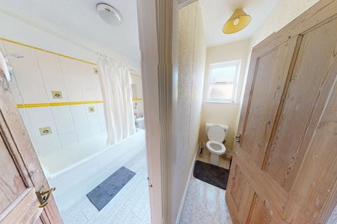 3 bedroom terraced house to rent, 15 Laurie Avenue, Nottingham, NG7 6PG