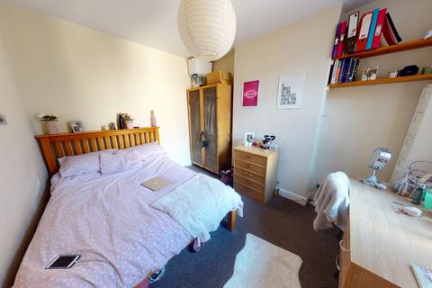 3 bedroom terraced house to rent, 15 Laurie Avenue, Nottingham, NG7 6PG
