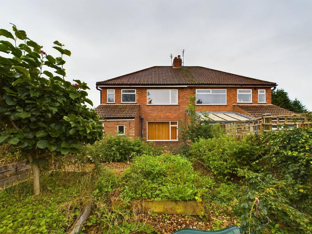 The Mount, Driffield YO25 5JQ 3 bed semidetached house £140,000