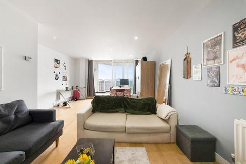 3 bedroom apartment for sale, Wards Wharf Approach, London, E16