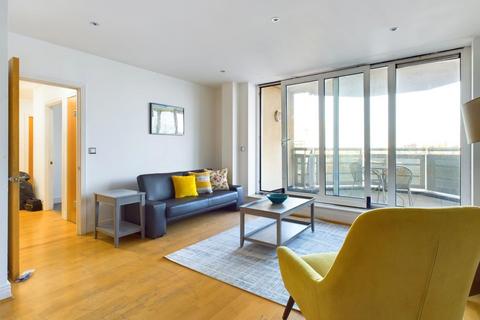 3 bedroom apartment for sale, Wards Wharf Approach, London, E16