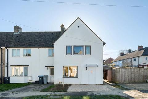 44 Brizewood, Carterton, OX18 1DF