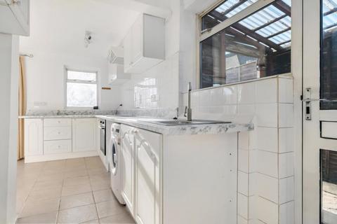 44 Brizewood, Carterton, OX18 1DF