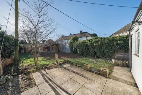 44 Brizewood, Carterton, OX18 1DF