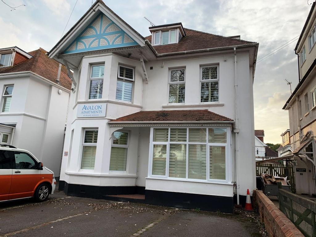 Grand Avenue, Southbourne, Bournemouth 1 bed flat £775 pcm (£179 pw)