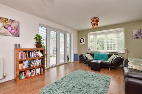 4 bedroom detached house for sale - Peppiatt Close, Horley, Surrey