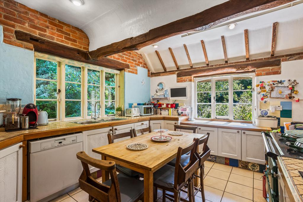 Cold Ash Hill, Cold Ash, Thatcham, Berkshire, RG18 3 bed detached house