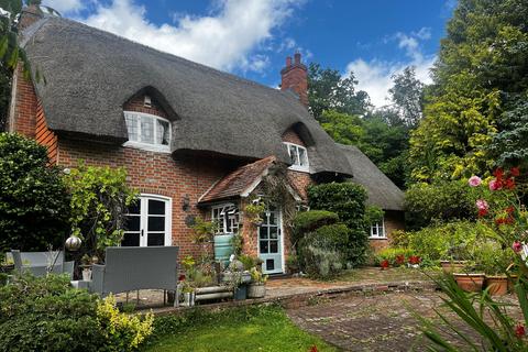 3 bedroom detached house for sale, Cold Ash Hill, Cold Ash, Thatcham, Berkshire, RG18