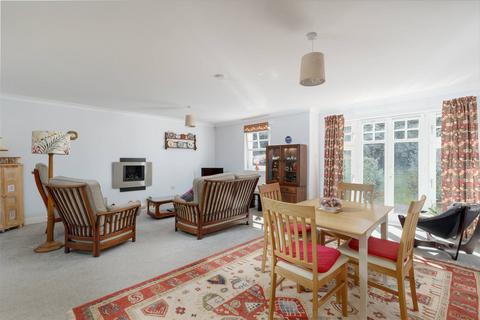 9 Ashley Grange, Balerno, EH14 7NP