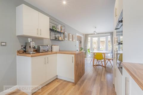 2 Brooke View, Delph, Oldham, OL3 5GF