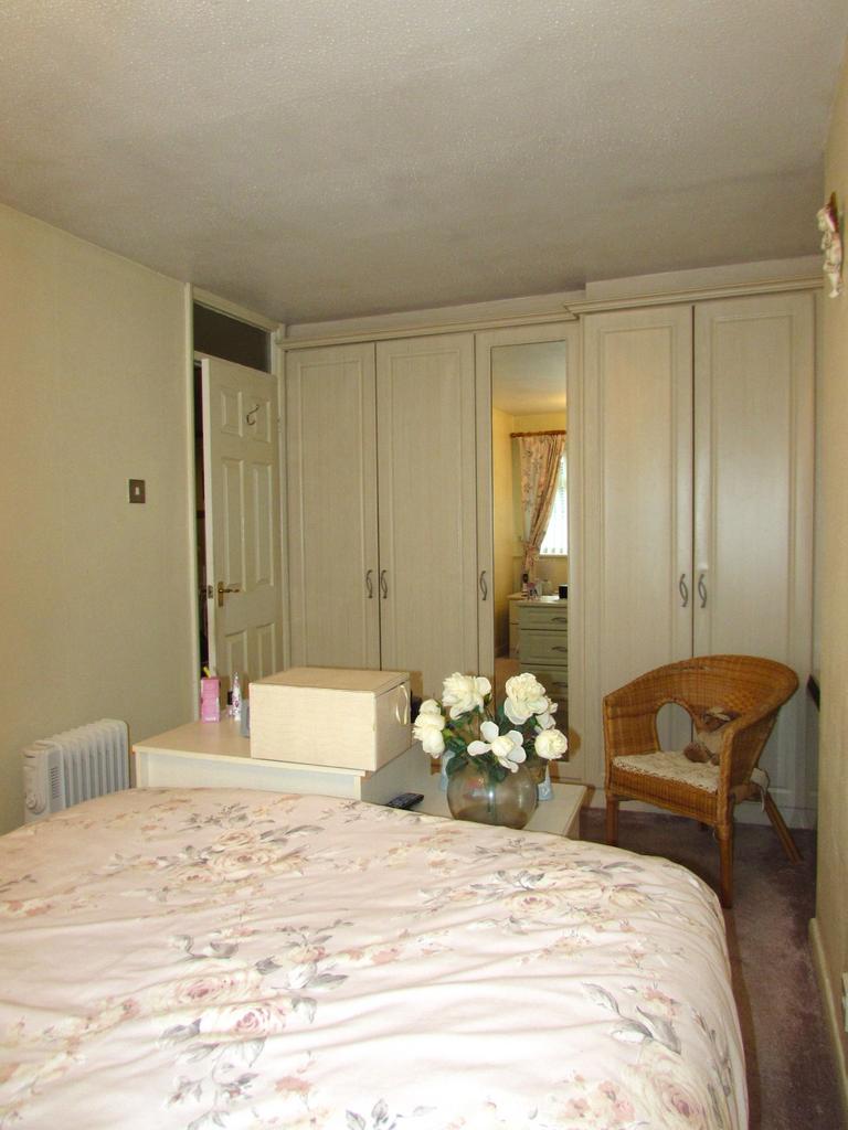 Photograph 4