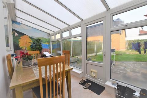 2 bedroom semi-detached bungalow for sale, Dunspring Lane, Clayhall IG5 0UB