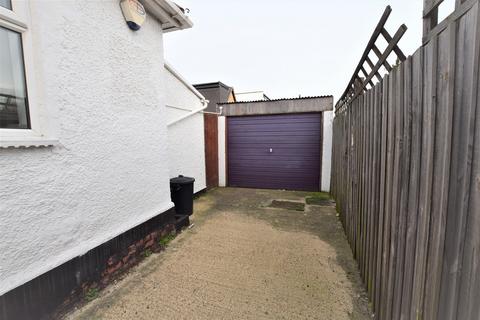 80 Dunspring Lane, Ilford, IG5 0UB