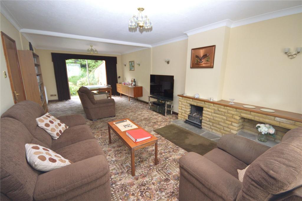 Cutenhoe Road, Luton, Bedfordshire, LU1 3 bed detached house for sale